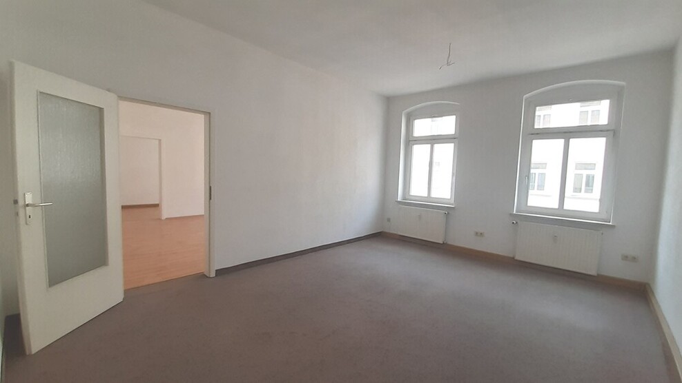 WG-Wohnung mit 4-Zimmern, 2.OG mit 2 Bädern und 2 Küchen in Gera 4 zimmer