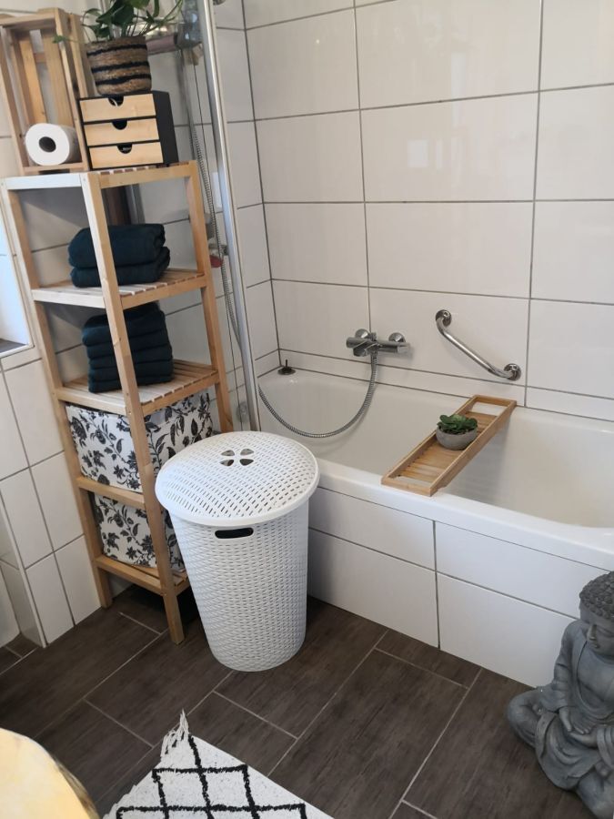 3 Zimmer, Südbalkon, Küche, Bad 3 zimmer