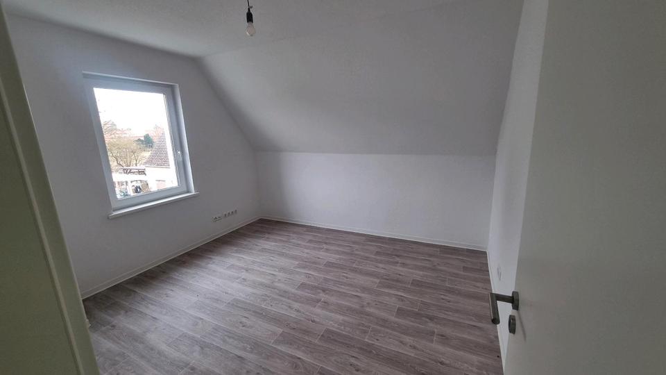 Doppelhaushälfte Plattenburg - 5 Zimmer, 115 m&sup2;, 1.050&euro; | Angebot:25872787