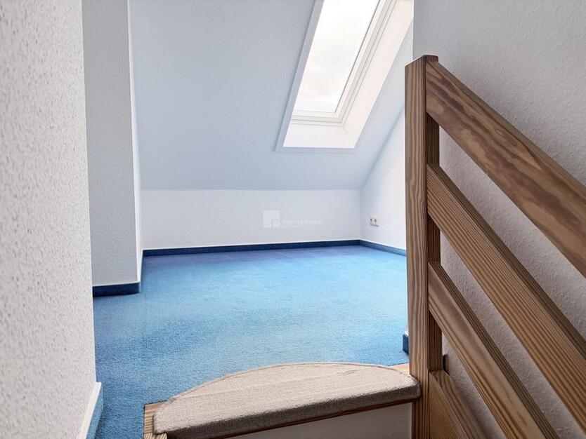 Schönes Wohnen in der City - geräumige 2,5 Zimmer + Galerie mit Ausblick über die Dächer der Stadt zimmer