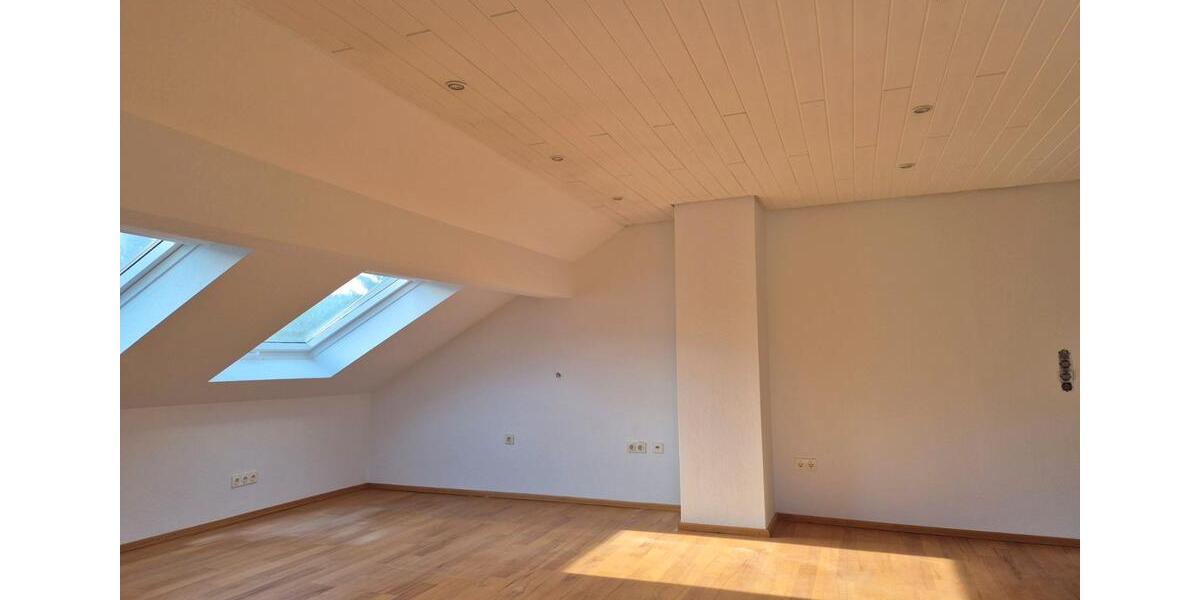 Dachgeschoßwohnung Biebergemünd - 3.5 Zimmer, 110 m&sup2;, 880&euro; | Angebot:26400684
