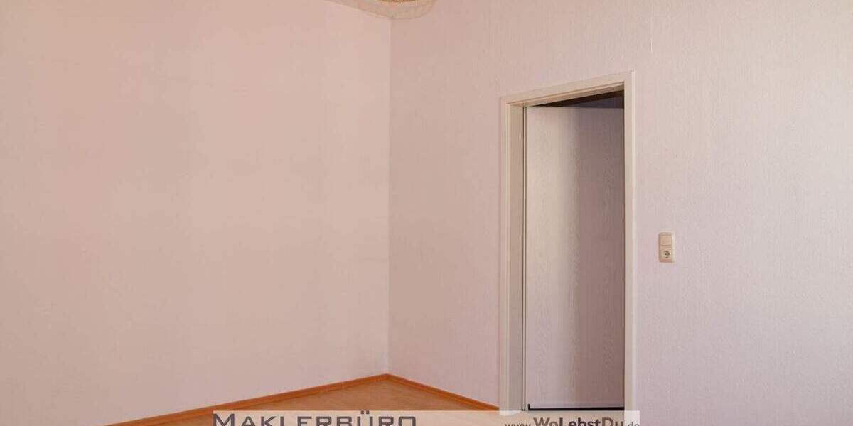 Etagenwohnung Greiz Irchwitz - 3 Zimmer, 77 m&sup2;, 347&euro; | Angebot:25678422