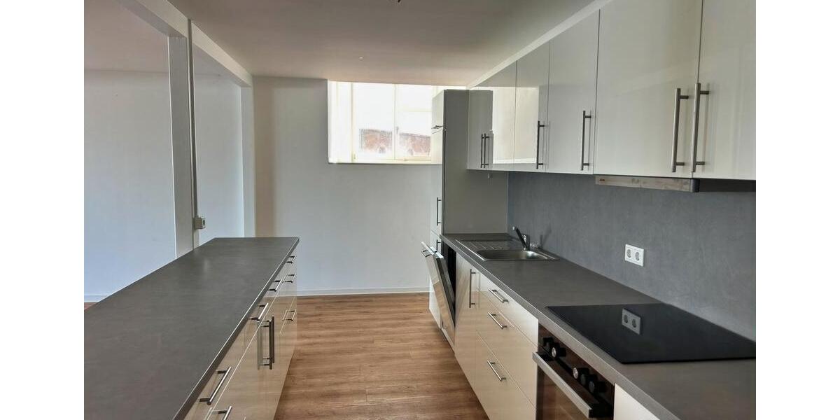 Etagenwohnung Germersheim - 4 Zimmer, 177 m&sup2;, 1.500&euro; | Angebot:23540819
