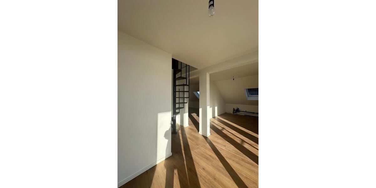 Dachgeschoßwohnung Wiehl - 2 Zimmer, 75 m&sup2;, 910&euro; | Angebot:24697642