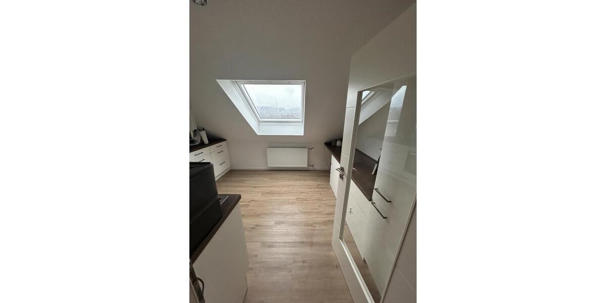 Dachgeschoßwohnung Arnsberg Obereimer - 3 Zimmer, 68 m&sup2;, 550&euro; | Angebot:25933021