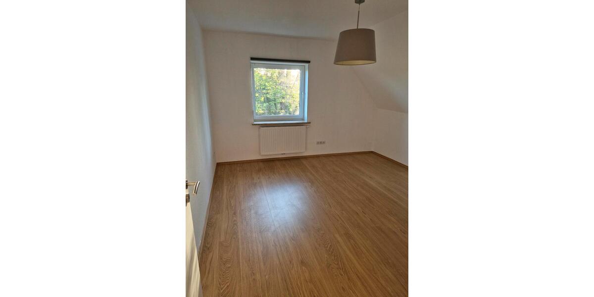 Dachgeschoßwohnung Löningen - 3 Zimmer, 95 m&sup2;, 900&euro; | Angebot:26253792