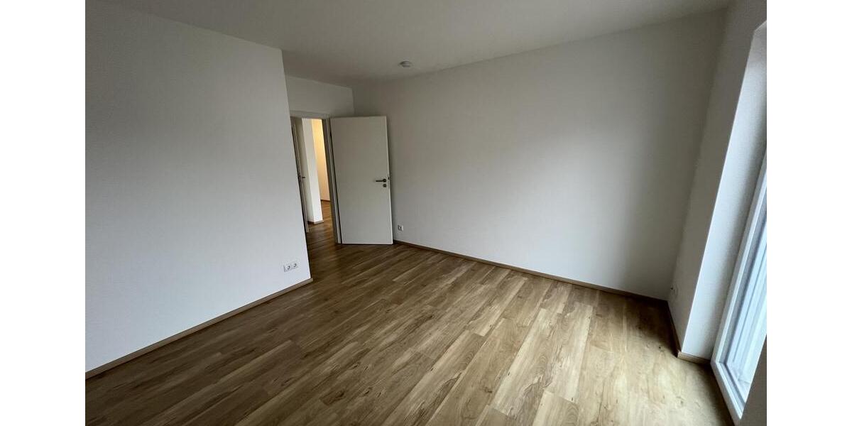 4-Zimmer-Wohnung in Rehau - Balkon - Garage mit direktem Zugang zum TH - Aufzug - Baujahr 2016 4 zimmer