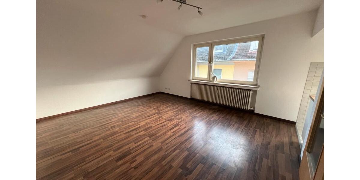 Dachgeschoßwohnung Essen Stadtbezirk IX - 1 Zimmer, 36 m&sup2;, 470&euro; | Angebot:24755804