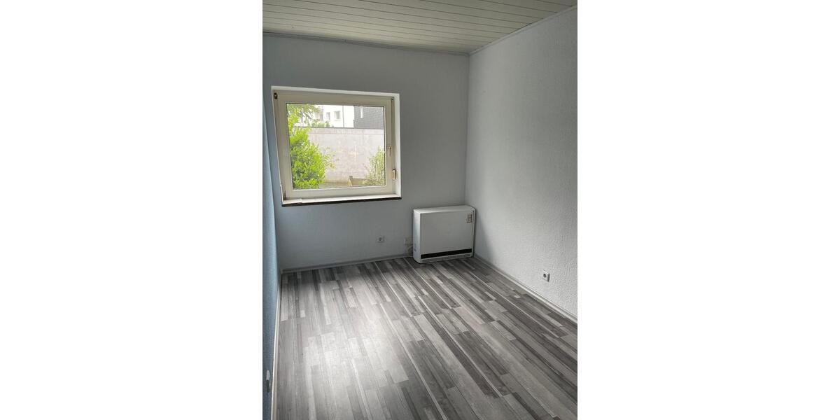 Sehr schöne Erdgeschosswohnung mit Balkon in zentrumsnaher Lage 3 zimmer