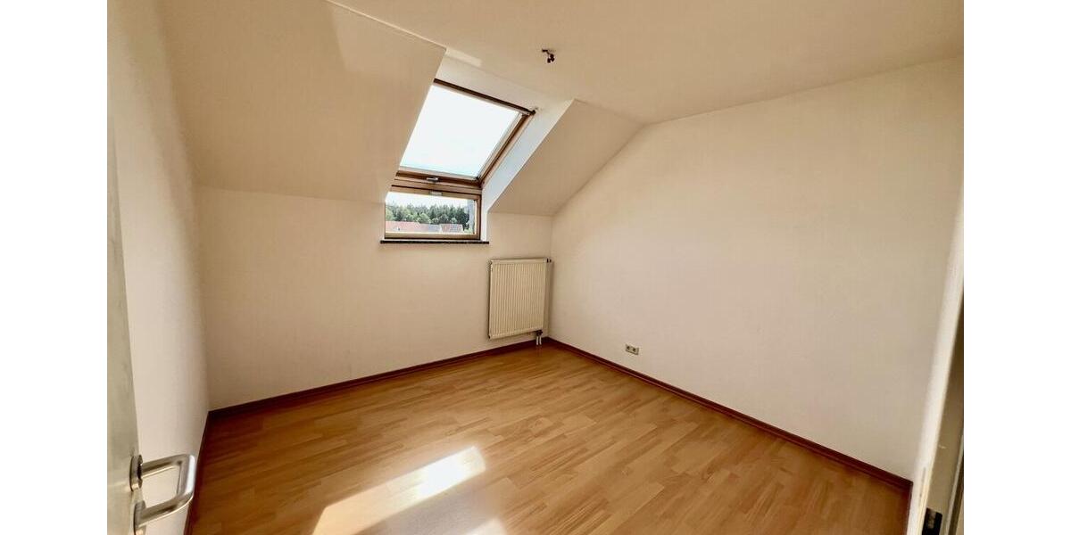 Dachgeschoßwohnung Pulsnitz - 4 Zimmer, 78 m&sup2;, 535&euro; | Angebot:25988412