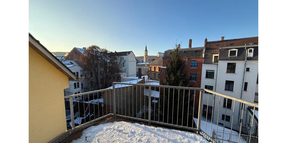 Wunderschöne 4-Raum-DG-Wohnung mit Balkon in Greiz direkt im Stadtzentrum 4 zimmer
