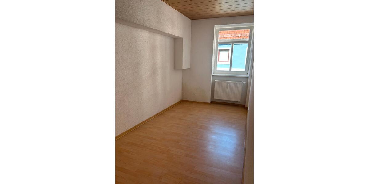 Etagenwohnung Großenhain - 4 Zimmer, 110 m&sup2;, 850&euro; | Angebot:25978786