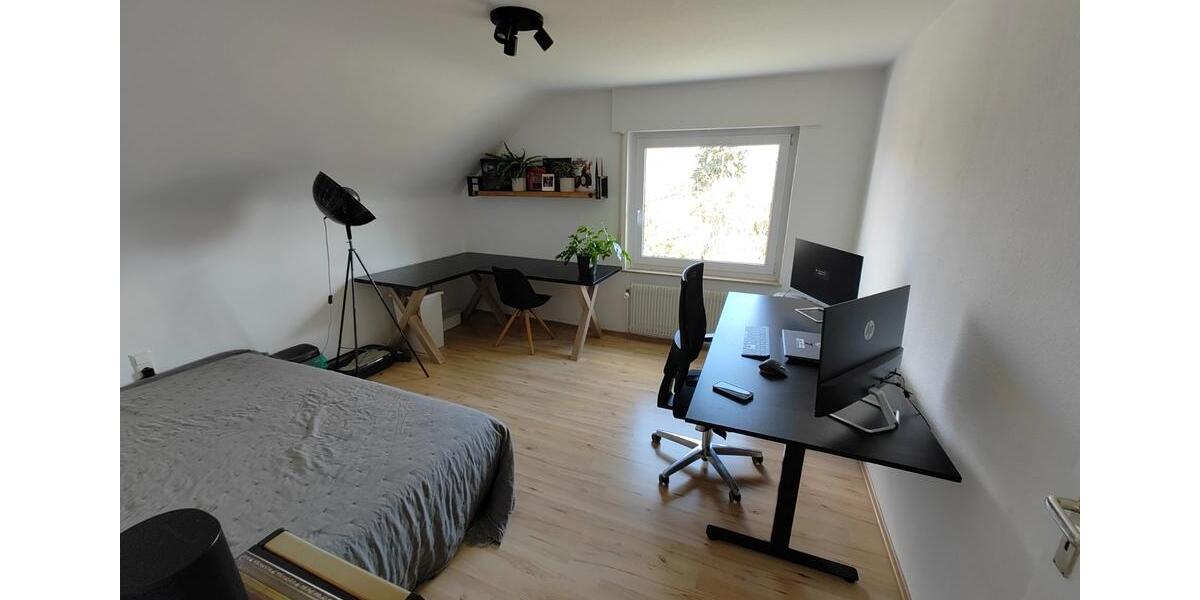 Dachgeschoßwohnung Göppingen Bruckwasen - 4.5 Zimmer, 82 m&sup2;, 800&euro; | Angebot:25636810