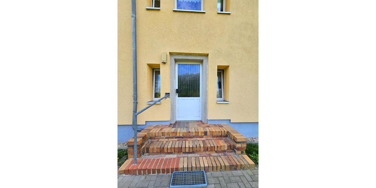 Etagenwohnung Lauta - 2 Zimmer, 47 m&sup2;, 300&euro; | Angebot:25839941