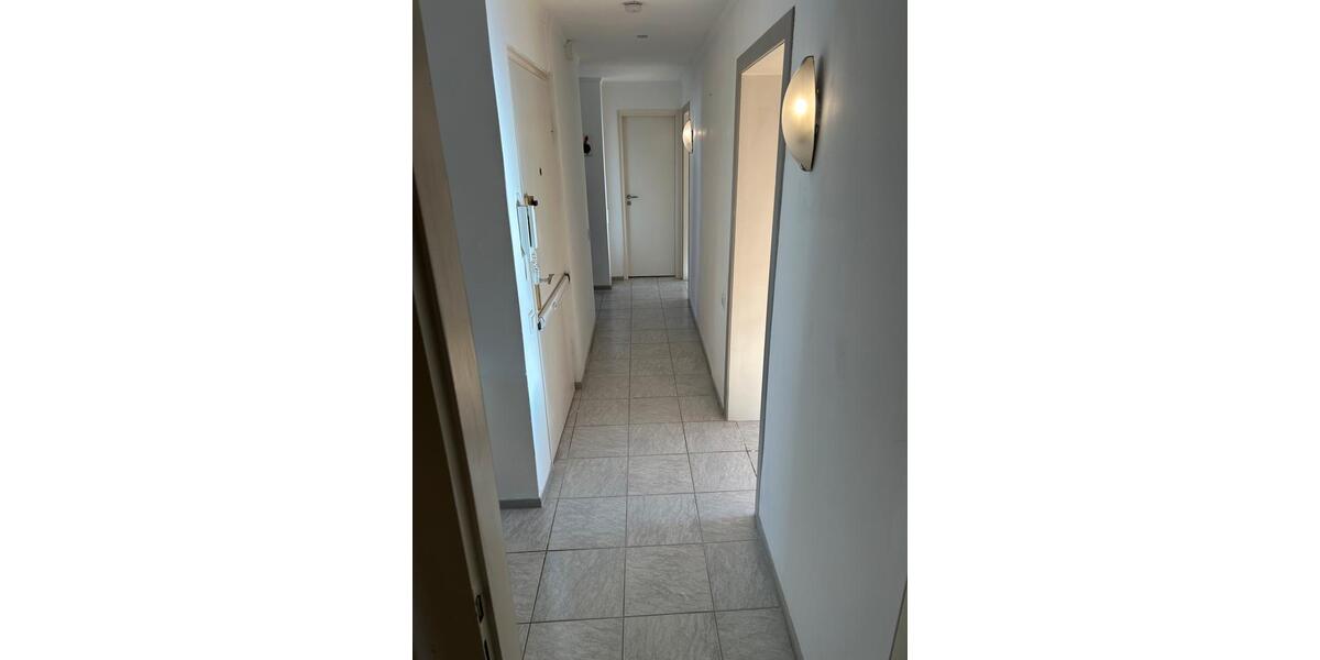 Etagenwohnung Düsseldorf Stadtbezirk 3 - 3 Zimmer, 94 m&sup2;, 1.570&euro; | Angebot:25105146