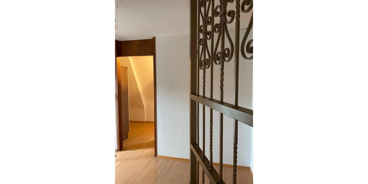 Dachgeschoßwohnung Zellingen - 3 Zimmer, 65 m&sup2;, 1.100&euro; | Angebot:24852151