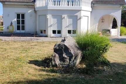 Haus zum Mieten in Volkenschwand 2.300 € 268 m² 8 zimmer