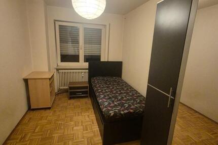 WG Zimmer möbiliert im Paradies zimmer