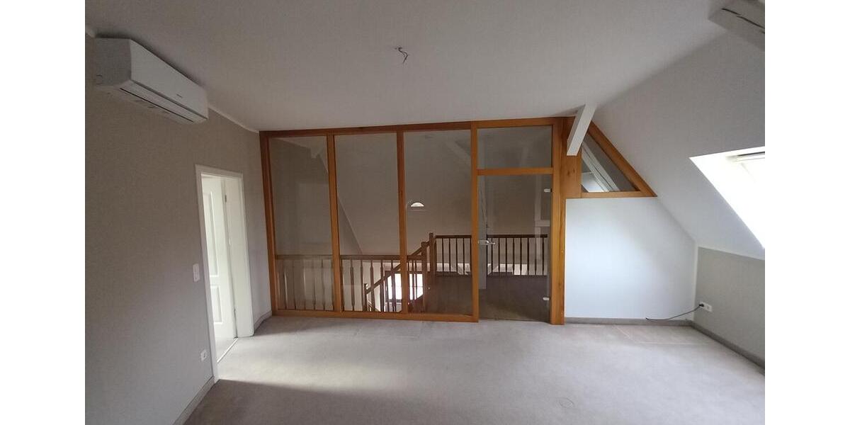 Dachgeschoßwohnung Neukirchen/Pleiße Pleiße - 3 Zimmer, 111 m&sup2;, 555&euro; | Angebot:23511302