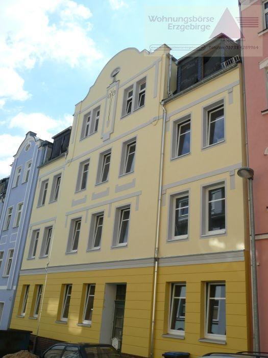 Schicke 2-Raum-Wohnung mit Balkon & Einbauküche in ruhiger, aber zentraler Lage von Aue