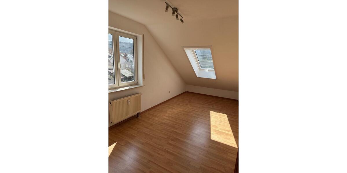 Dachgeschoßwohnung Urbach - 3 Zimmer, 61 m&sup2;, 750&euro; | Angebot:26033381