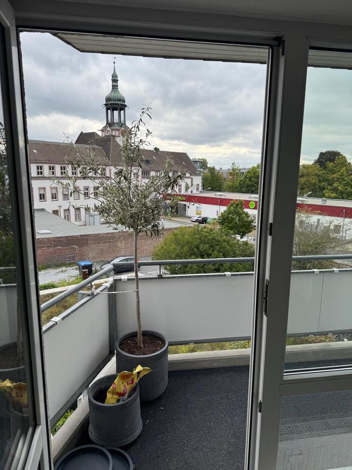 2 Zimmer Wohnung mit Balkon zimmer