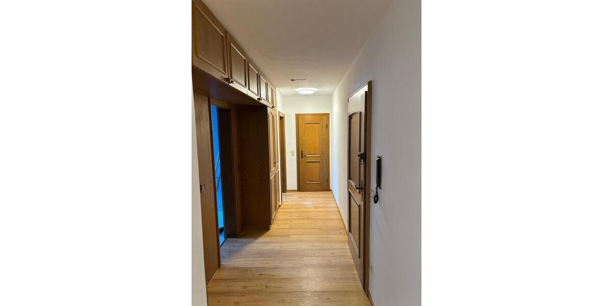 Etagenwohnung Ergoldsbach Langenhettenbach - 4 Zimmer, 132 m&sup2;, 1.400&euro; | Angebot:24624900