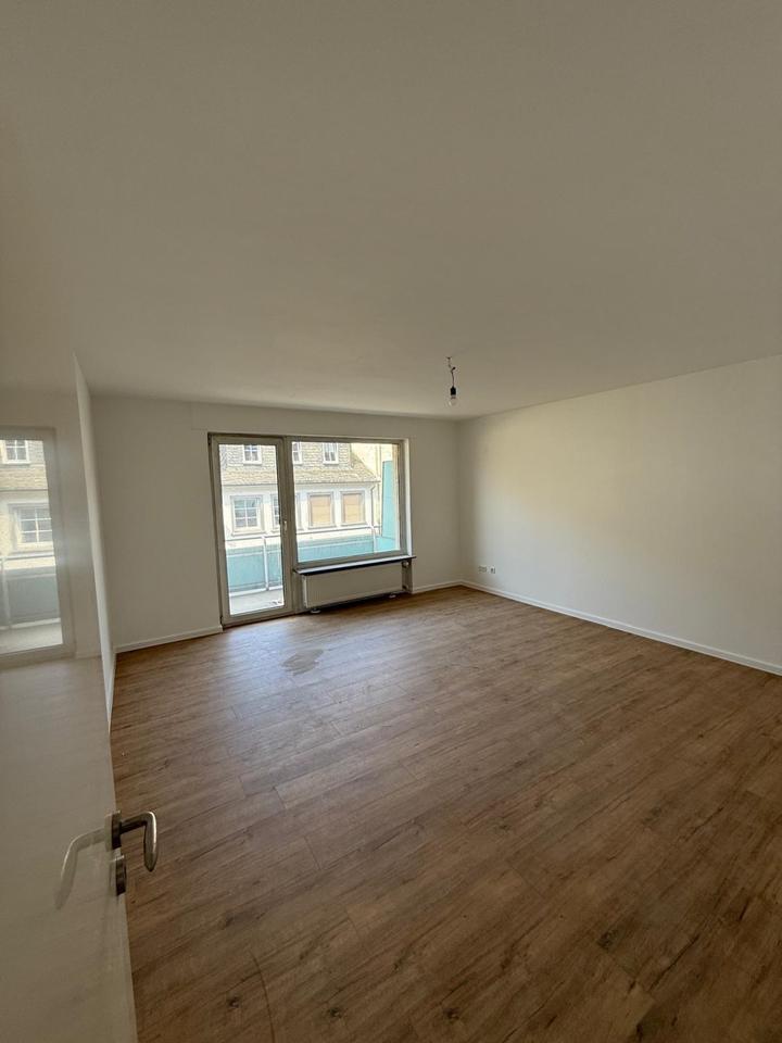 ERSTBEZUG! Nach Kernsanierung, 3 Zimmerwohnung - auch gerne an WGs zu vermieten! zimmer
