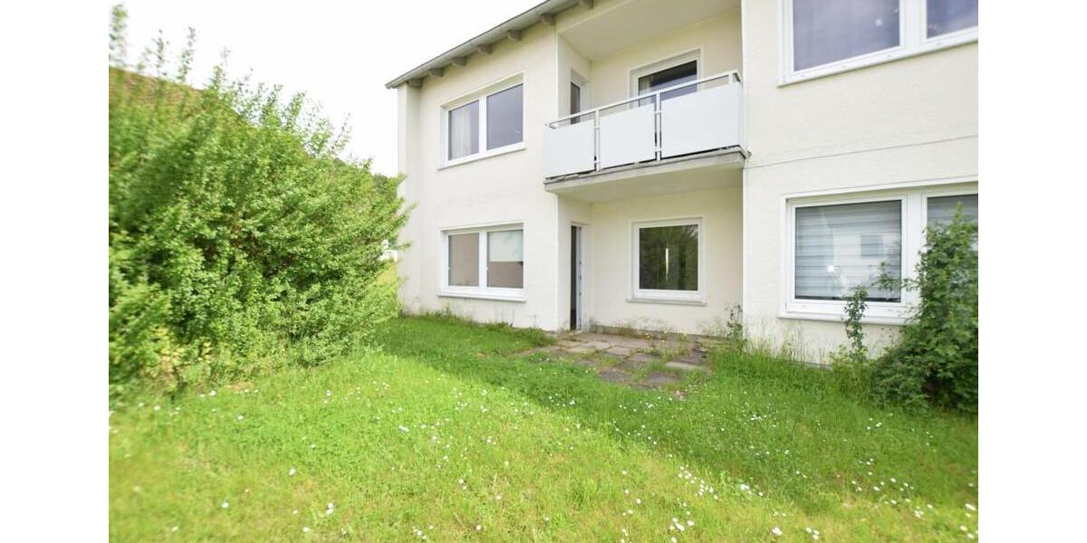 **Erdgeschosswohnung mit schöner EINBAUKÜCHE****FRISCH RENOVIERT und EINZUGSBEREIT* 3 zimmer