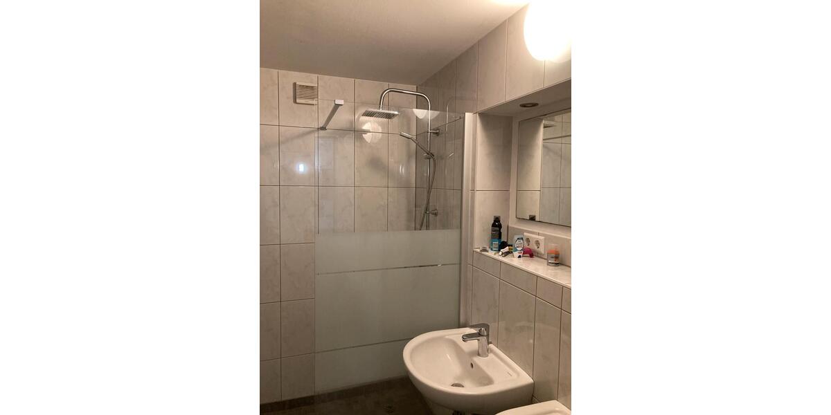 Wohnen auf Zeit Halle (Saale) - 4 Zimmer, 15 m&sup2;, 215&euro; | Angebot:25543238
