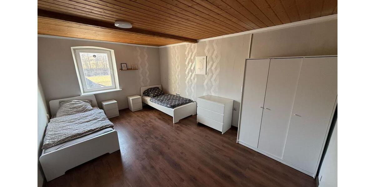 Wohnen auf Zeit Wunsiedel - 10 Zimmer, 85 m&sup2;, 20&euro; | Angebot:23569879