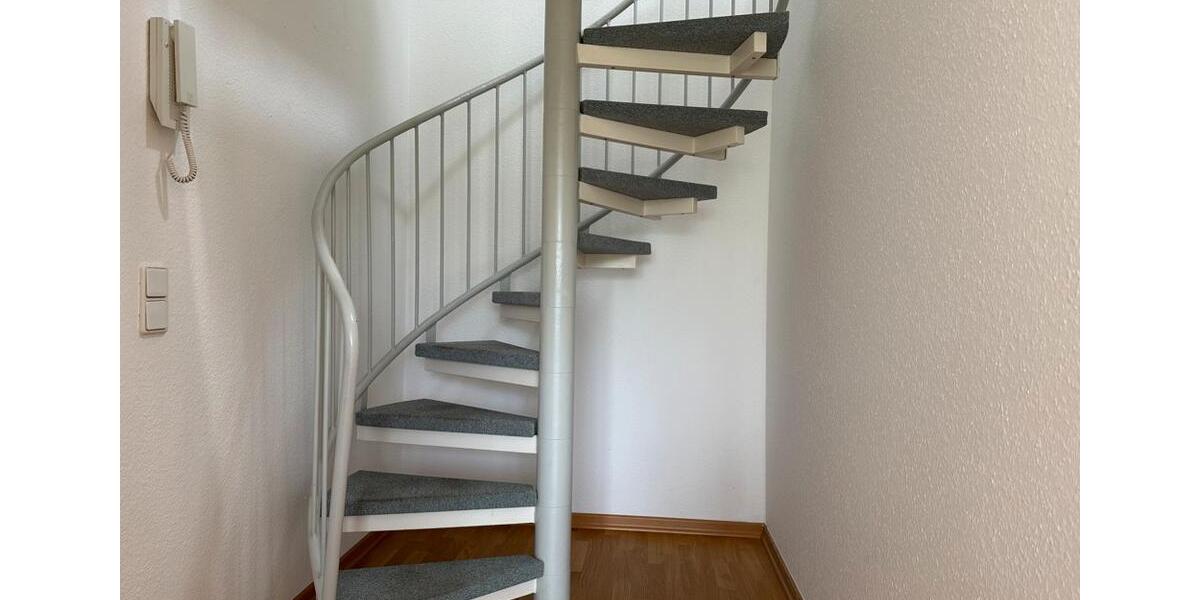 Helle moderne Maisonette Wohnung mit EKB, Balkon und Tiefgaragenplatz in Meerbusch-Osterath. 2 zimmer