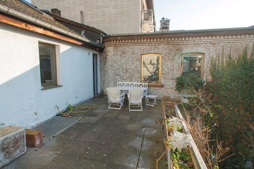 WG-Zimmer in 4er Frauen-WG im Herzen Biebrichs 1 zimmer