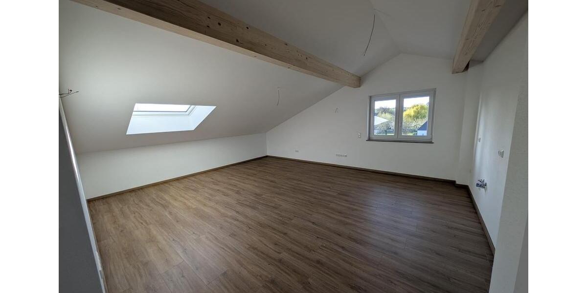 Dachgeschoßwohnung Essenbach - 2 Zimmer, 50 m&sup2;, 745&euro; | Angebot:26047079