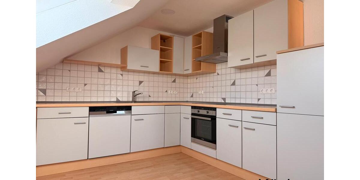 Dachgeschoßwohnung Neuhof - 3 Zimmer, 77 m&sup2;, 693&euro; | Angebot:26216085