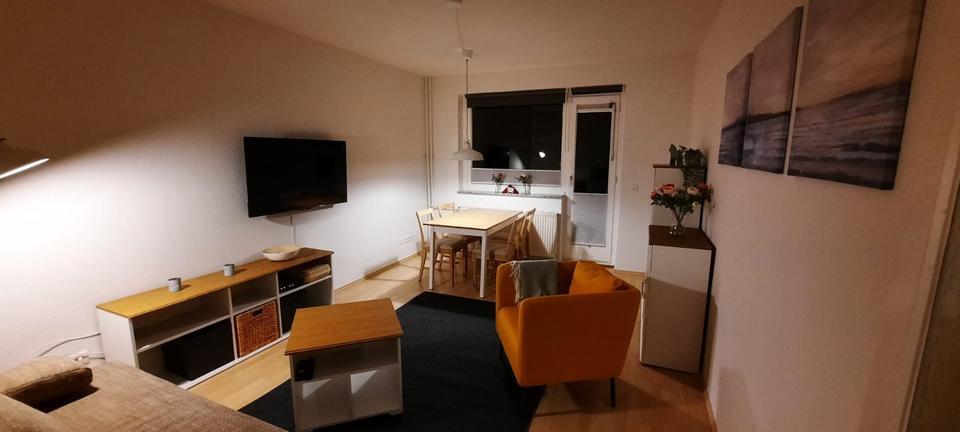 2,5-Zimmer Wohnung m. südwest Balkon, ruhig, hell (möbliert) zimmer