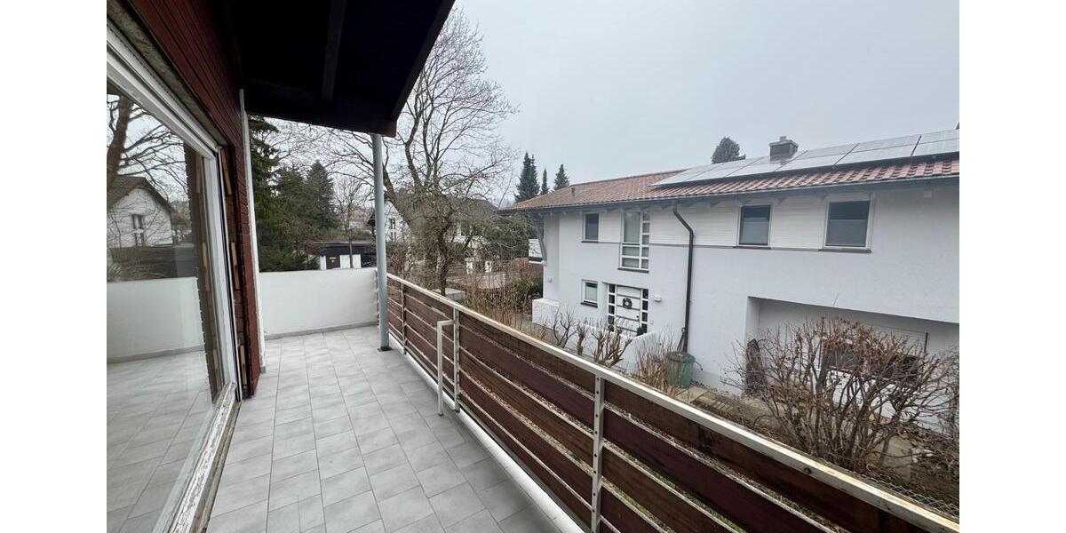 Dachgeschoßwohnung Weßling - 3 Zimmer, 123 m&sup2;, 1.970&euro; | Angebot:24629871