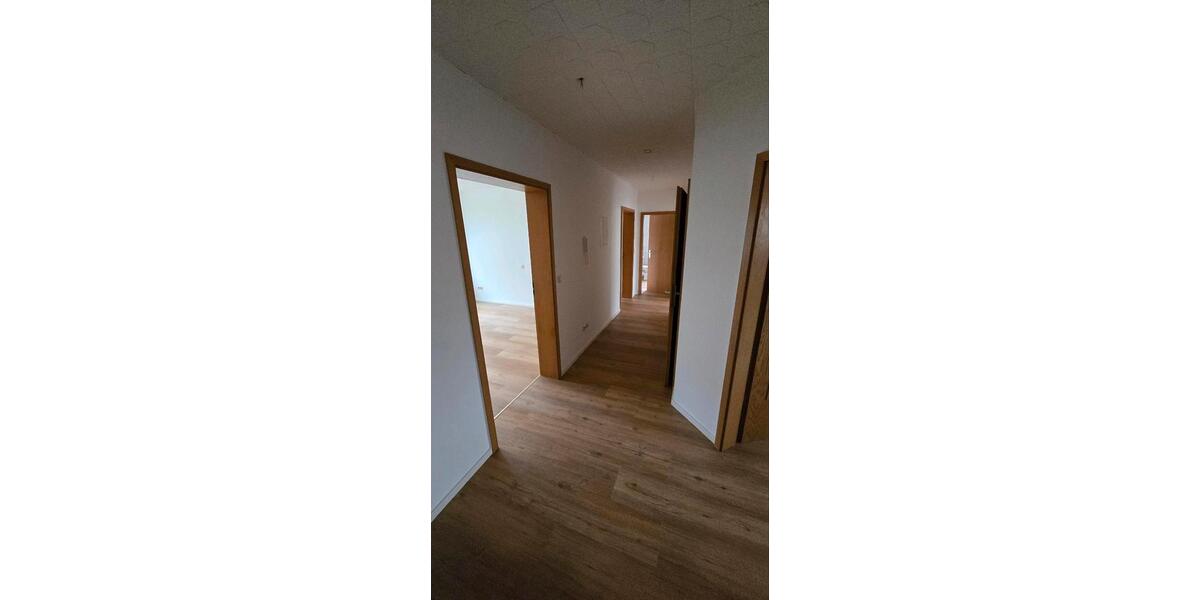 Erdgeschoßwohnung Schwalmstadt - 4 Zimmer, 95 m&sup2;, 750&euro; | Angebot:24362229