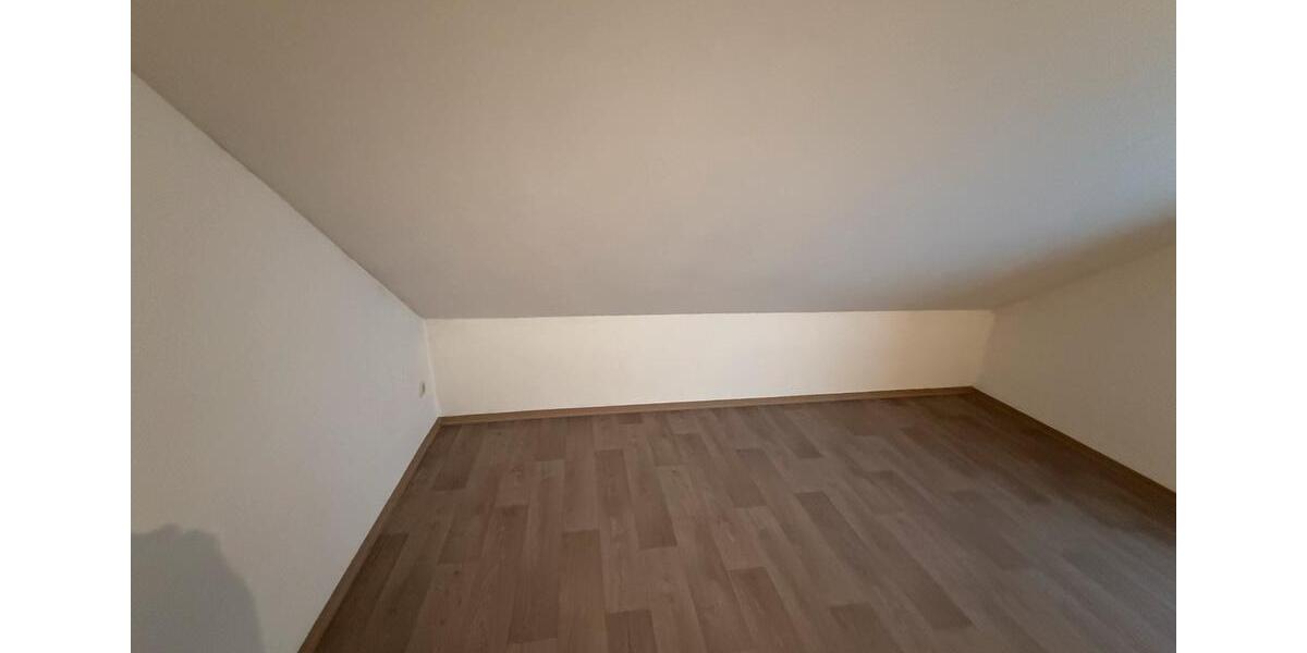 Dachgeschoßwohnung Wernberg-Köblitz Köblitz - 3 Zimmer, 127 m&sup2;, 980&euro; | Angebot:26049406