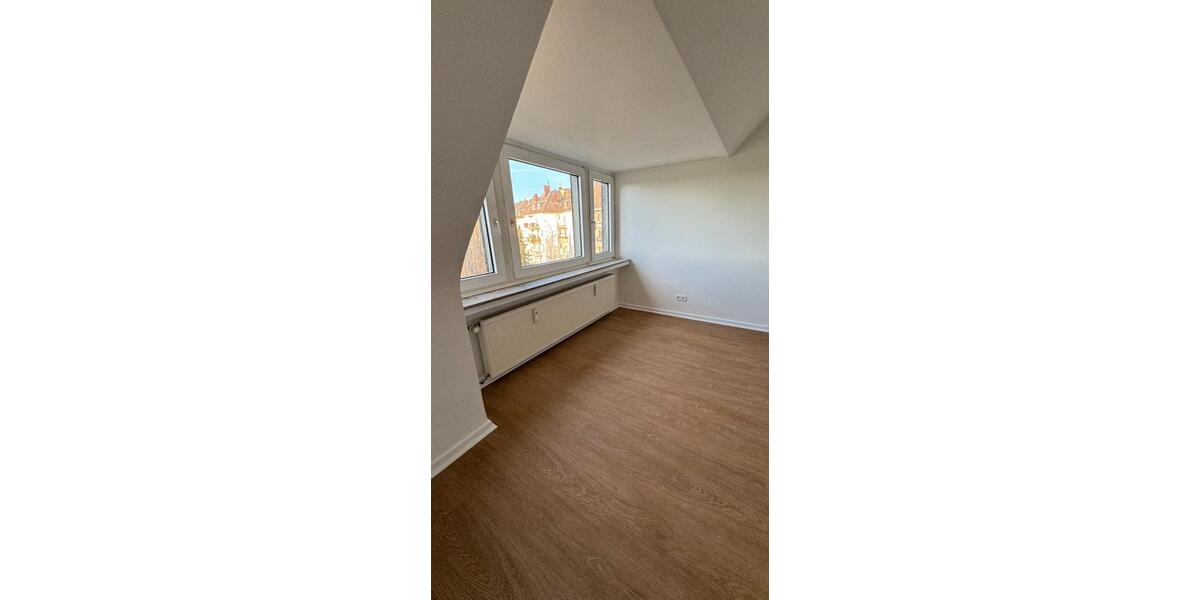 Dachgeschoßwohnung Düsseldorf Düsseltal - 2 Zimmer, 40 m&sup2;, 920&euro; | Angebot:26586344