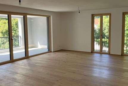 Wohnung Immenstadt - 3 Zimmer, 130 m&sup2;, 1.700&euro; | Angebot:26576060