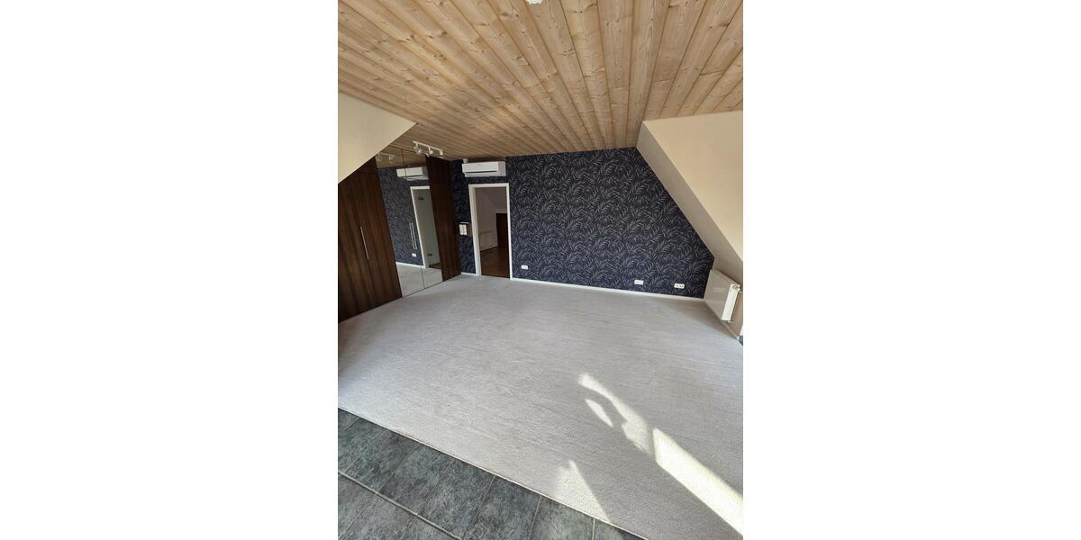 Dachgeschoßwohnung Erfurt - 2 Zimmer, 128 m&sup2;, 1.200&euro; | Angebot:26492734