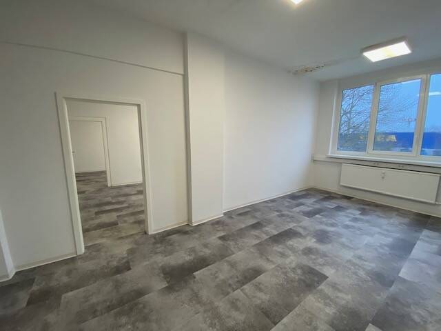 Modernisierte Büroeinheit 75 m² 1 zimmer
