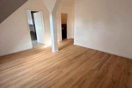 Wohnung Leverkusen - 4 Zimmer, 107 m&sup2;, 1.480&euro; | Angebot:27621913
