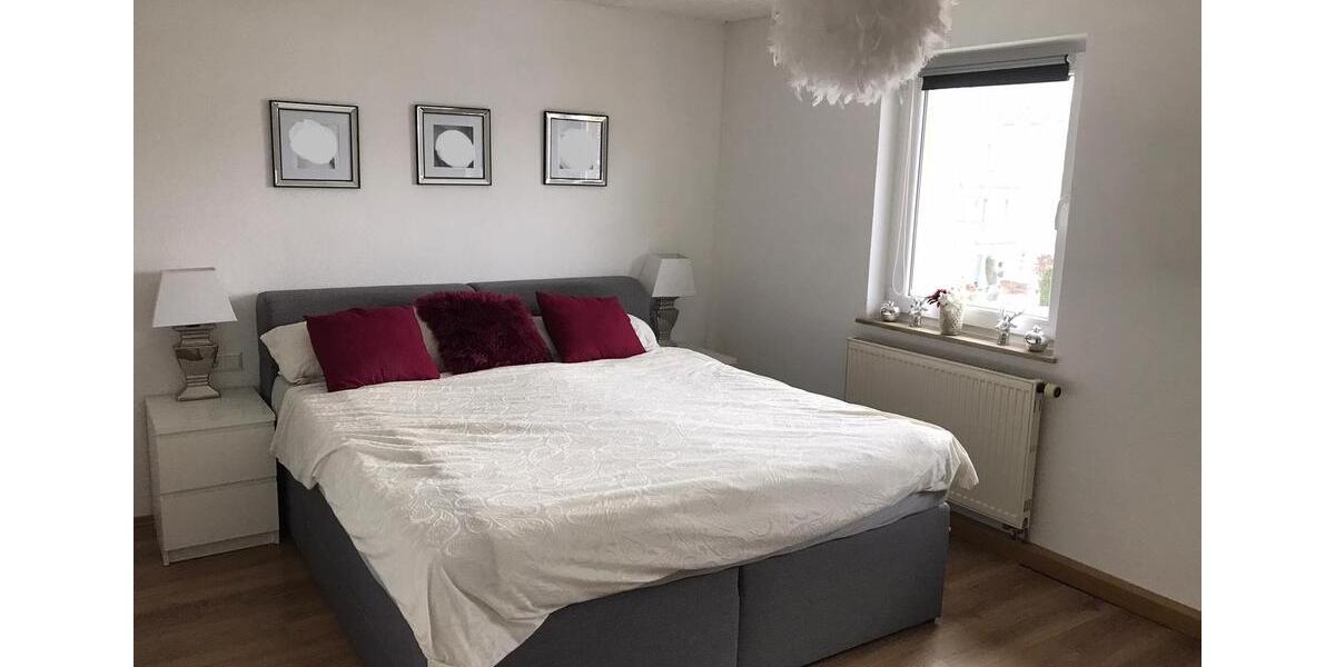 EINFAMILIENHAUS mit GARTEN und Garage zu vermieten 3 zimmer