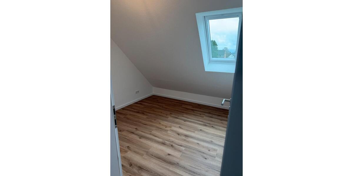 Dachgeschoßwohnung Oerlinghausen - 3 Zimmer, 59 m&sup2;, 500&euro; | Angebot:25874660