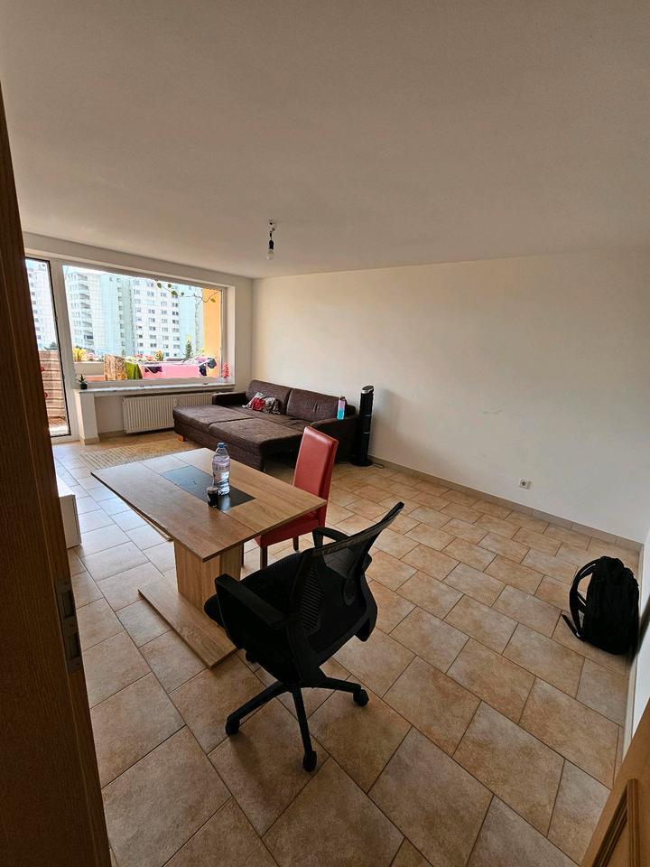 A big room with attached Balcony for rent in Neuperlach Zentrum