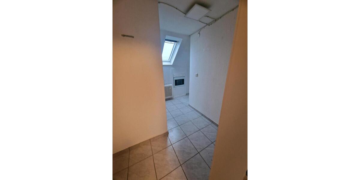 Dachgeschoßwohnung Frankfurt am Main Nied - 2 Zimmer, 34 m&sup2;, 1.090&euro; | Angebot:26624524