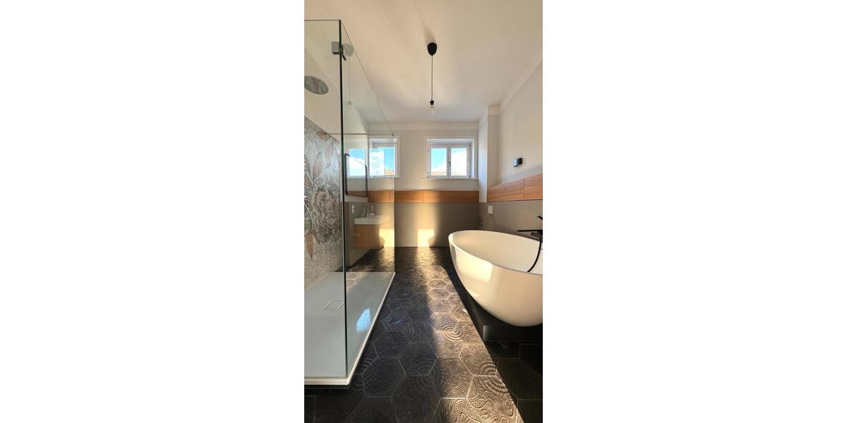 Etagenwohnung Gelnhausen - 4 Zimmer, 160 m&sup2;, 2.500&euro; | Angebot:25449490