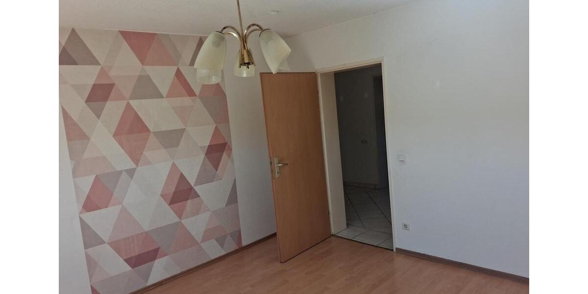 Dachgeschoßwohnung Neunkirchen - 4 Zimmer, 82 m&sup2;, 750&euro; | Angebot:26614999